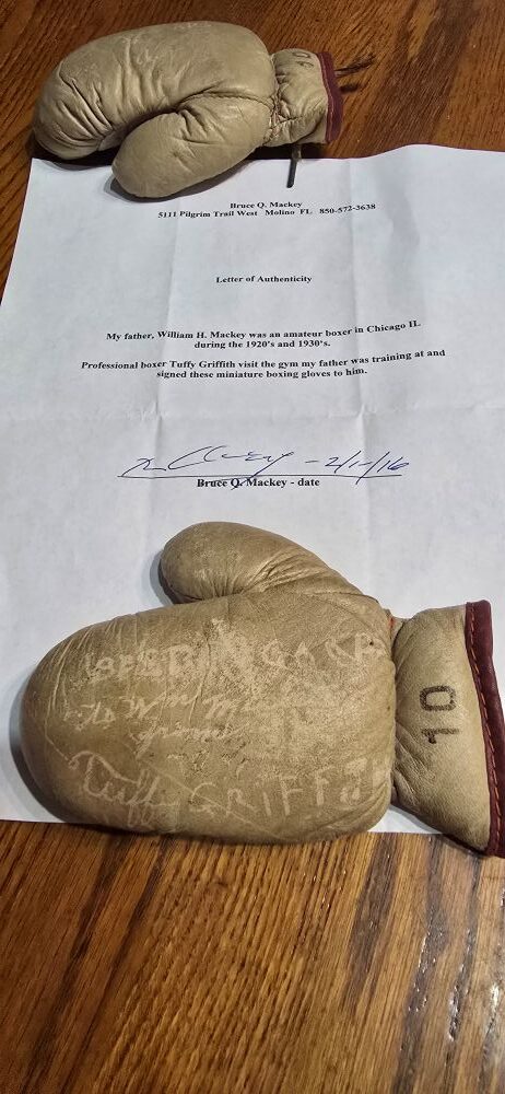 HEAVYWEIGHT TUFFY GRIFFITHS circa 1920's SIGNED MINIATURE BOXING GLOVES w/ LETTER - Image 5